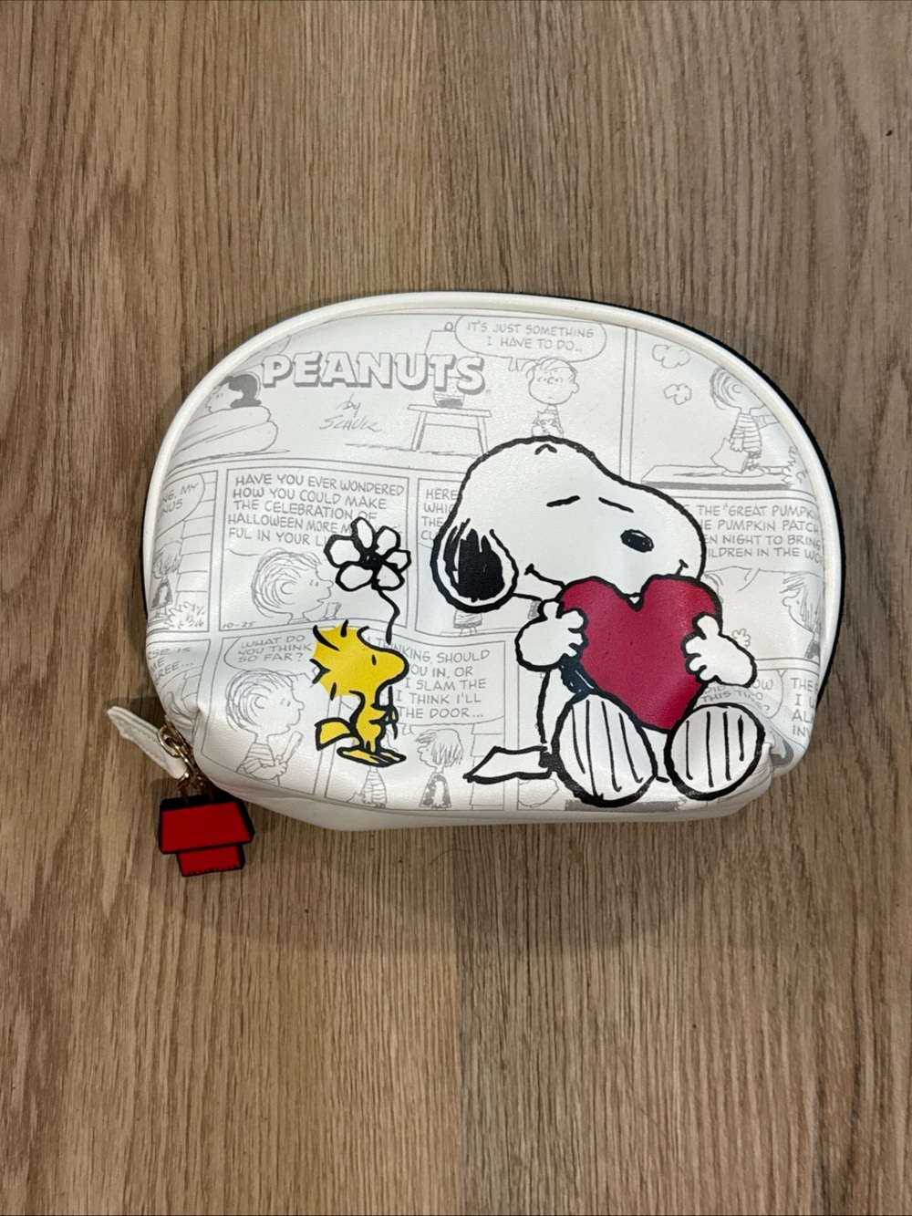 Peanuts White Cosmetic Pouch with Snoopy & Woodstock Holding Red Heart New